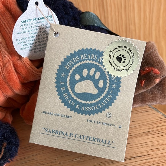 BOYD’S BEARS CATS SABRINA P. CATTERWALL WITH AUTUMN DECOR. 9” Tall - Picture 6 of 12